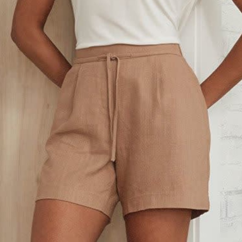 RW & CO neutral linen blend shorts
